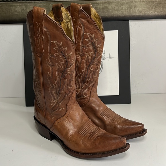 Nocona Shoes - Nocona Burnished Brown Cowhide Half Moon  Snip Toe Boots Women’s Size 6.5